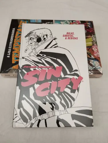 Vende-se livro Sin City (no plástico)