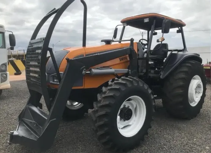 TRATOR VALTRA 110