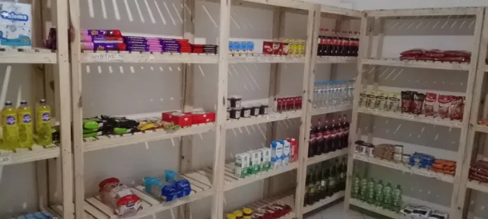 Vendo nove gondulas novas feitas menos de um mês pra mercearia