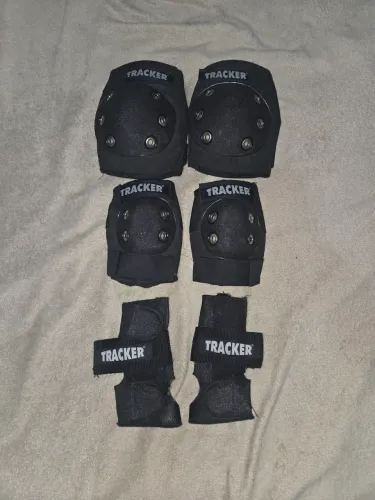 Kit de proteção infantil Tracker para skate e patins ? 6 peças