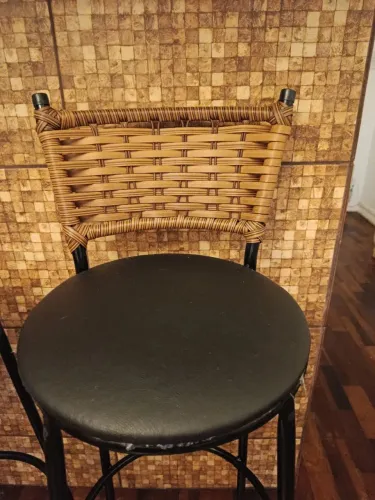 Vendo dois bancos para cozinha americana