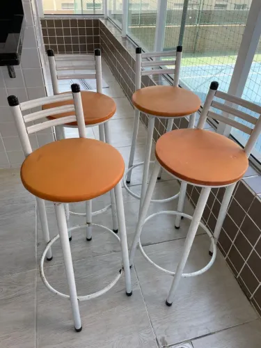 Conjunto com 4 Banquetas Altas para Cozinha