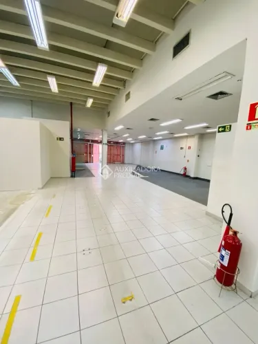 Sala Comercial Premium com 350m² e Mezanino - Av. Dorival Cândido Luz de Oliveira
