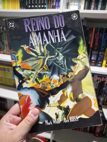 Reino do Amanhã (Capa Cartão)