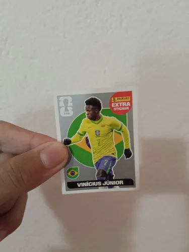 Figurinha legend prata do Vinícius Jr
