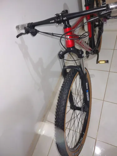 Bicicleta Rava Shimano 12v