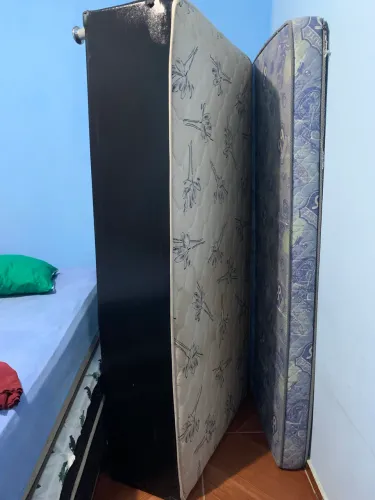 Vendo Base de cama box solteiro 