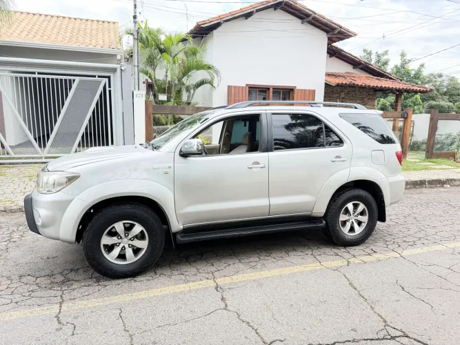 Toyota Hilux SW4 SRV D4-d 4X4 3.0 TDI Dies. AUT 2008