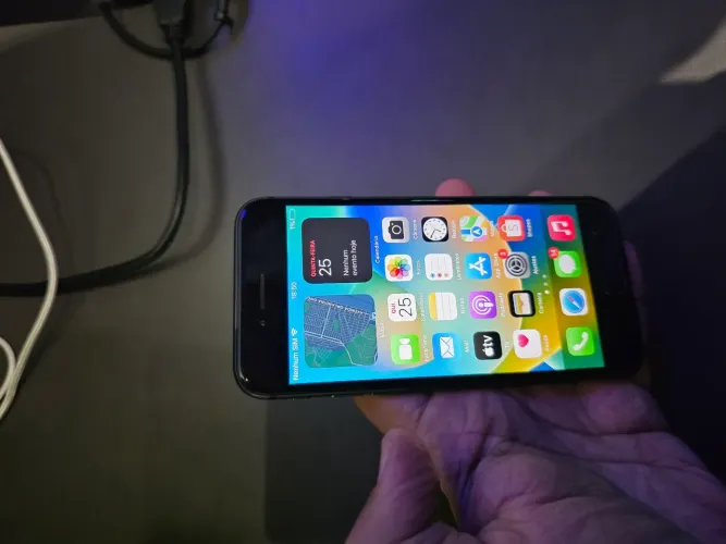 Iphone 8 64 gb muito conservado todo original 