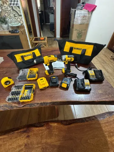 Imperdível!!! Kit completo DeWalt parafusadeira de impacto e furadeira