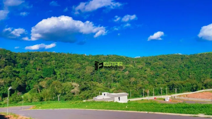 Casa à venda por R$ 261. - Laranja Azeda - Condomínio Lamis - Atibaia/SP