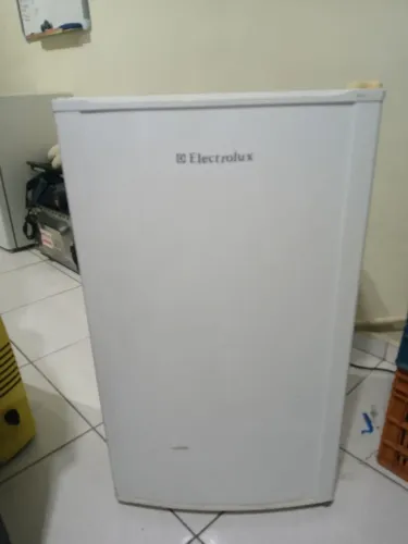 Frigobar Electrolux RE120