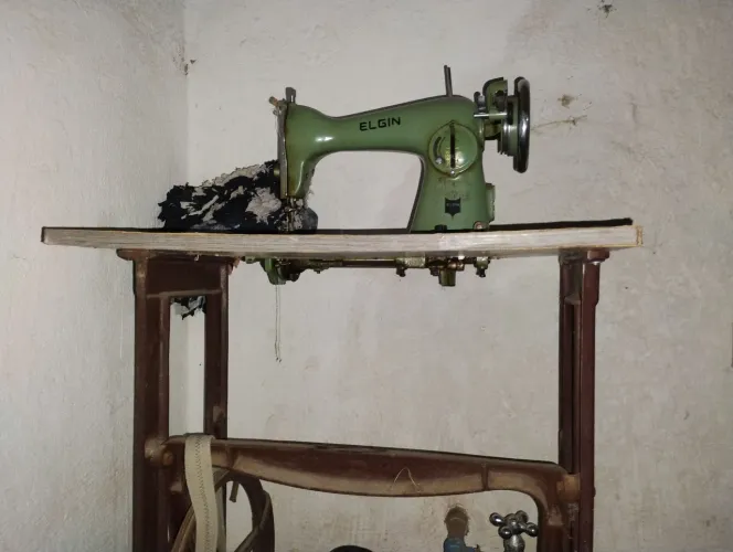 Máquina de costura antiga