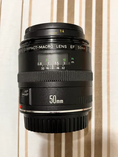 Canon 50mm f/2.5 Compact Macro