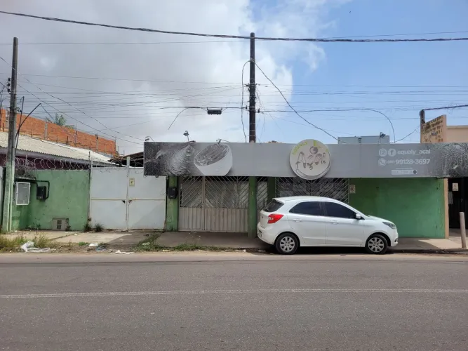 Alugo casa e ponto comercial na santos dumont na principal