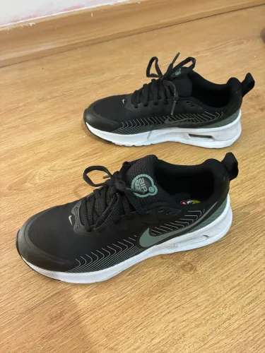 Tênis Nike Novinho, 38 que calça 37 - usado 1 vez