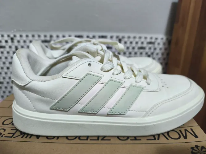 Tênis Adidas Courtblock Tam 36