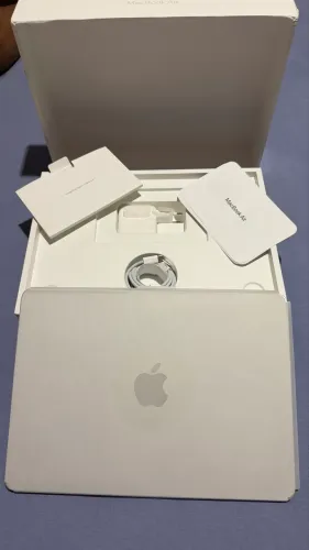 MacBook Apple M2 8Gb 256gb Novo