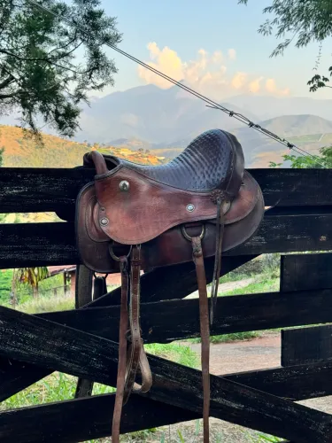 Sela de cavalo TAM 32