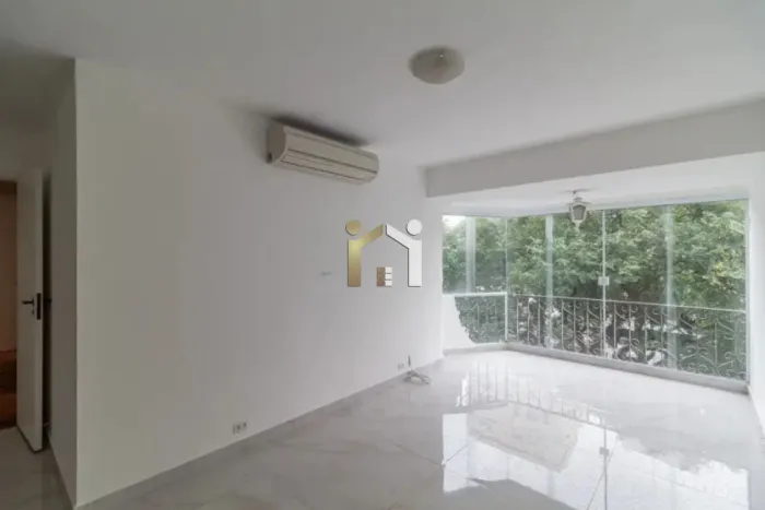 Apartamento com 110 m² para locação reformado no Jardins