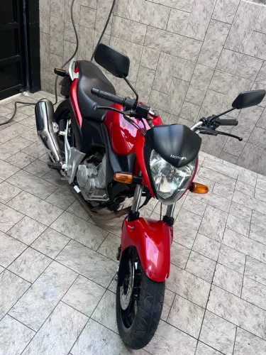 Vendo Cb 300 2010
