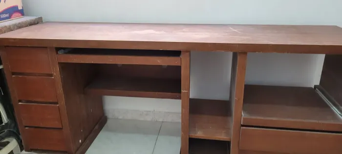 Mesa de Computador em Madeira