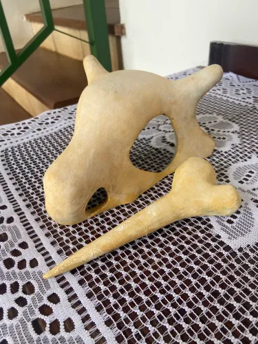 Pokemon - Cabeça e osso do Cubone 