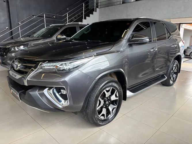 Toyota Hilux SW4 SRX Diamo. 4X4 2.8 TB DIE AUT 2020