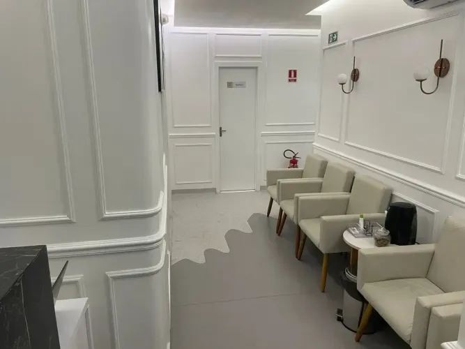 Consultório clínica Britania Shoro, Aluguel com 100 m2 com 5 salas em Ponta Negra - Mana