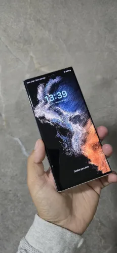 Samsung Galaxy S22 Ultra ( Semi novo )