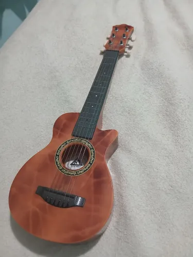Violão 6 cordas infantil. Ótimo estado