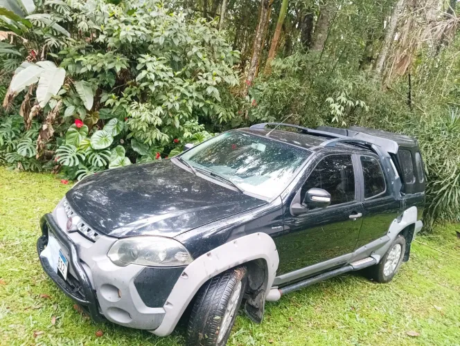 Fiat Strada Adv.1.8 16V Dualogic Flex CD 2012