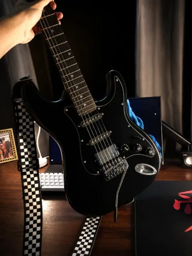 Guitarra HSS240 - KIT COMPLETO!