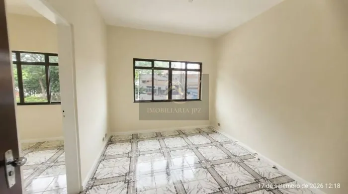 Sala Comercial para Locação com 3 Salas e 50 m² | Rua Lindolfo Color