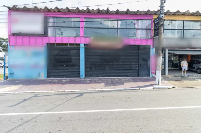 Galpão na Avenida Álvaro Guimarães, 958 60 m²