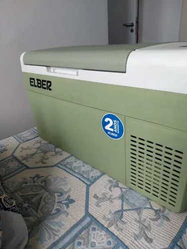 Geladeira portatil Elber 20l