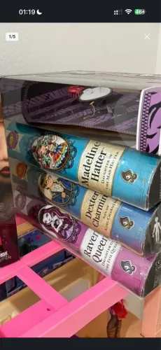 ?Reserva do não compre?Caixa ever after high apenas Madeline r