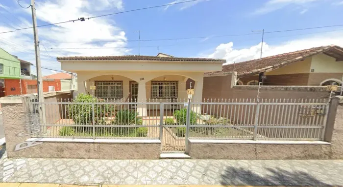 Imóvel para aluguel com 160 metros quadrados com 3 quartos em Centro - Tremembé - SP