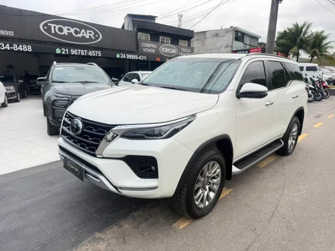Toyota Hilux SW4 SRX 4X4 2.8 TDI 16V Dies. Aut. 2021
