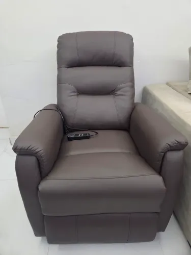 Poltrona TheraLift Slim Theramart - Seminova, pouco usada. Reclinável e elevação assistid