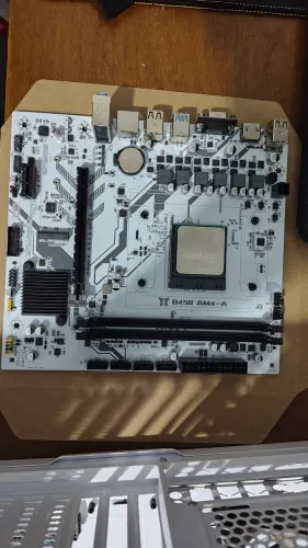 Kit placa mãe B450 branca e processador Ryzen 5 1600X