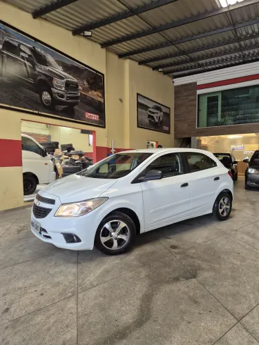 Chevrolet Onix JOY Hatch 1.0 8V Flex Mec. 4P 2018