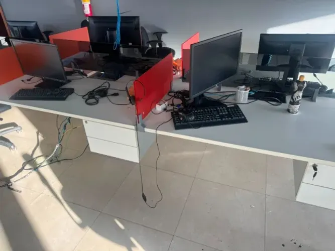 Mesa, ponto de atendimento, estação de atendimento