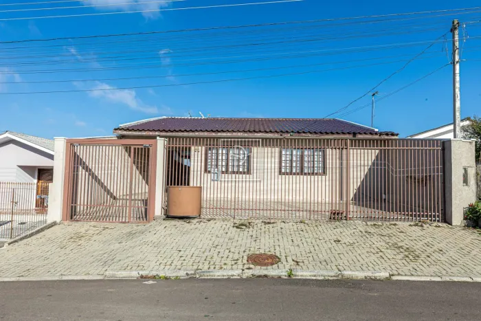 CASA com 4 dormitórios à venda com 180m² por R$ 650.000,00 no bairro Ferraria - CAMPO LARG