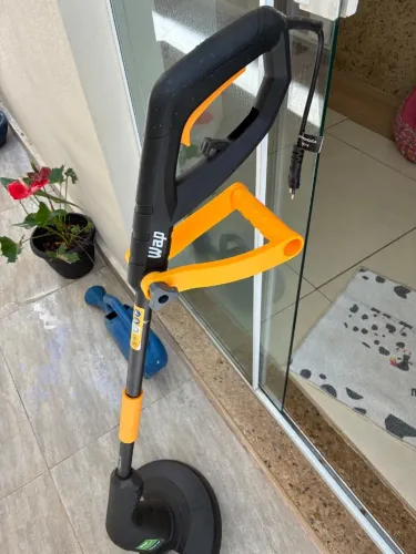 Máquina de cortar grama