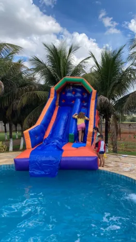 Toboágua para piscina inflável 