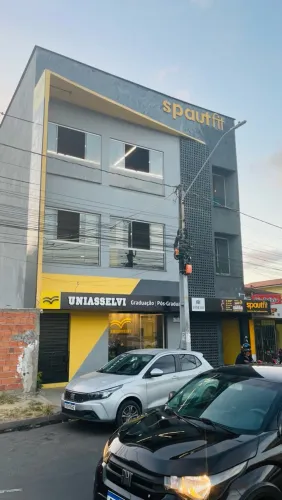 Alugo sala comercial em frente ao pátio norte