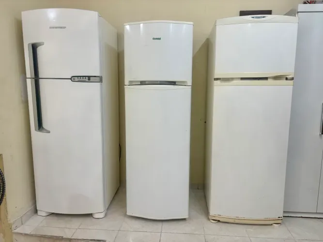 Geladeira Frost free pequena , geladeira duas portas