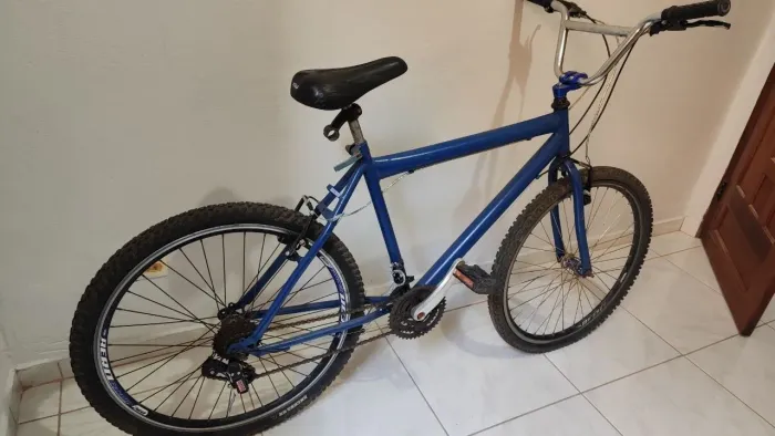 Bicicleta Aro 26 Azul com Marchas - Pronta pra Pedalar