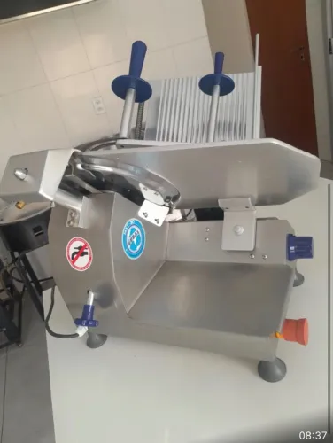 Cortador de Frios Gural Semi Automático MXT 30 Bivolt falar com Ueslei *